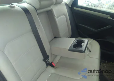 2015 Volkswagen Passat 1.8T Limited Edition из США, поврежденный, VIN 1VWAT7A39FC081498